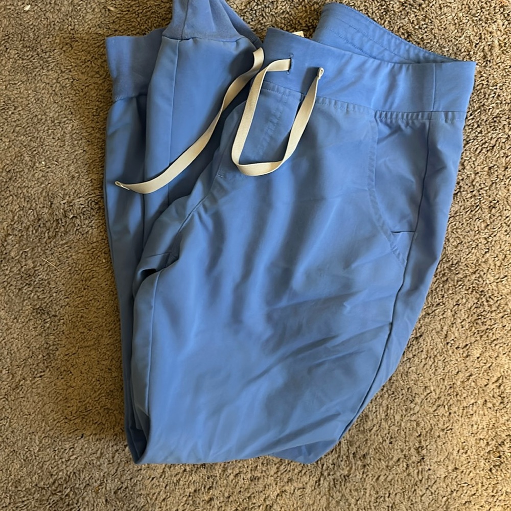 Women’s figs ceil blue joggers size medium